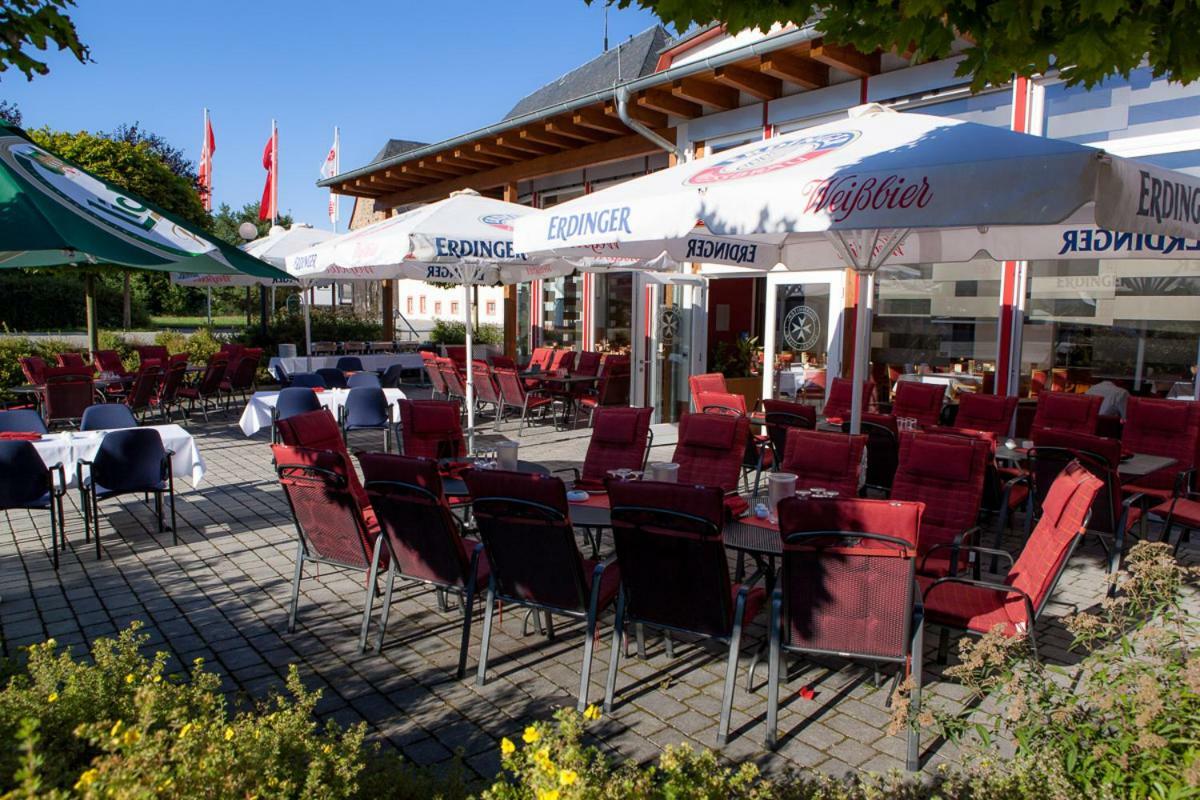 Johanniterhotel Nieder Weisel Exterior photo